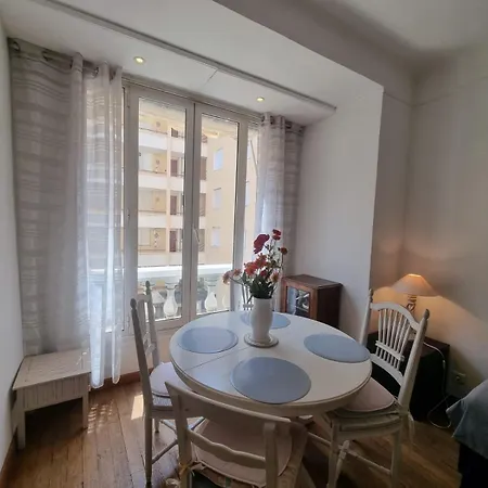 Ferrie Palais Апартаменты *