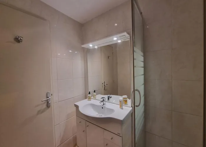 Apartment Ferrie Palais