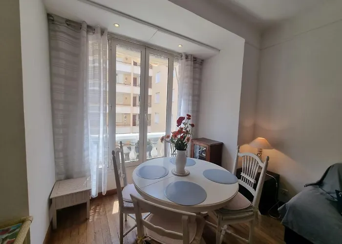Ferrie Palais Apartment *